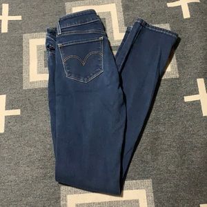 712 Slim Levi’s Jeans